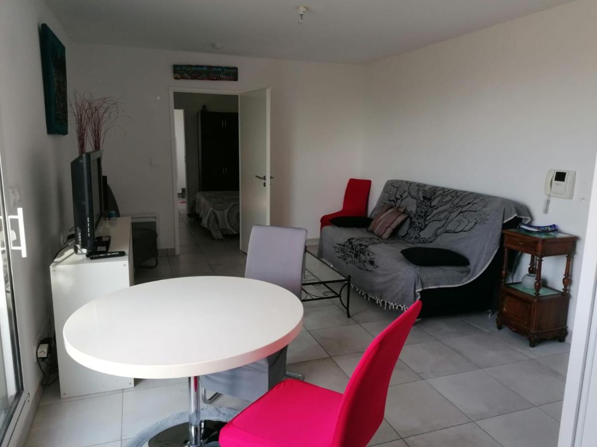 Apartment A Proximite Du Centre Et De La A Meze